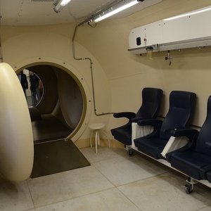 První návštěva hyperbarické komory v Městské nemocnici Ostrava na Fifejdách První návštěva hyperbarické komory v Městské nemocnici Ostrava na Fifejdách