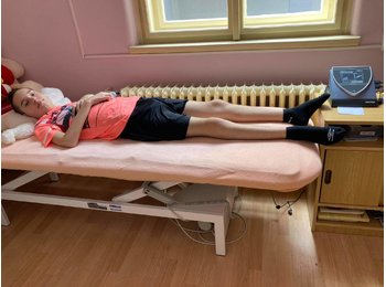 Magnetoterapie Bemer - zde na podložce relaxuje, dochází k uvolnění a hlavně k regeneraci nervových buněk. Které potřebujeme probudit jako sůl. Tuto terapii máme 2xdenně.