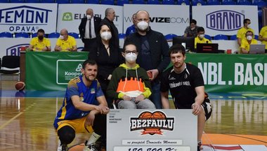 Charita BEZ FAULU - kluci z basketbalu velké díky. Charita BEZ FAULU - kluci z basketbalu velké díky.